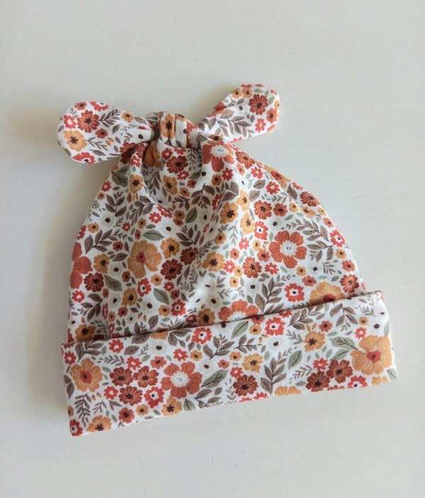 Mutsje retro bloemetjes