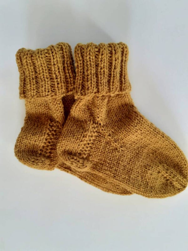 Sokjes vanaf  +/- 1 jaar, golden olive