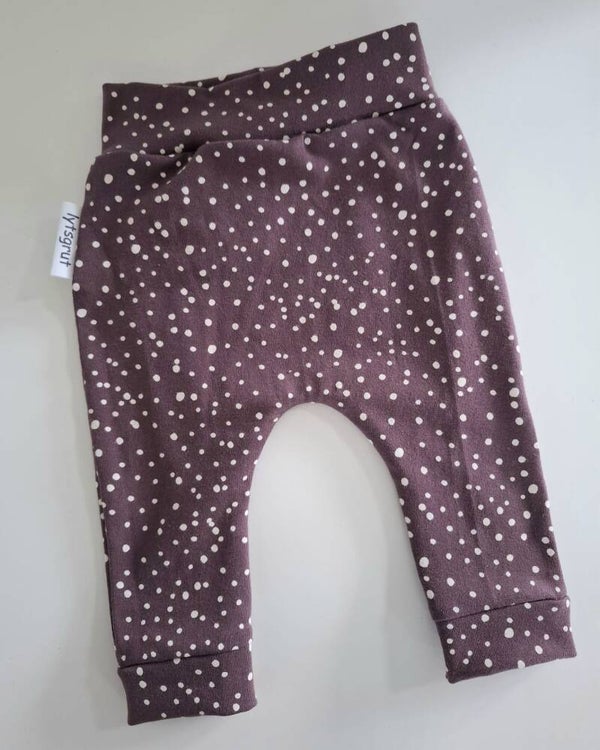 Broekje stippen mauve maat 50/56