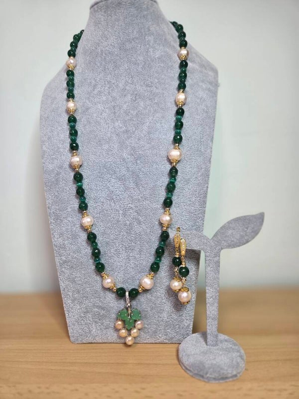 Зеленый сердолик и розовый жемчуг
