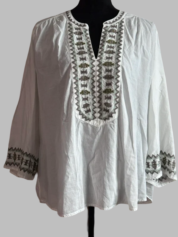 Vit mönstrad från Indiska Strl XL (Art.nr. 1019)