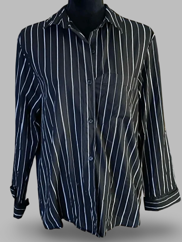 2 st skjortor från Divided strl S (art.nr. 1009)