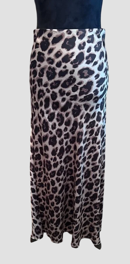 Lång satängkjol strl XL (art.nr 1001)