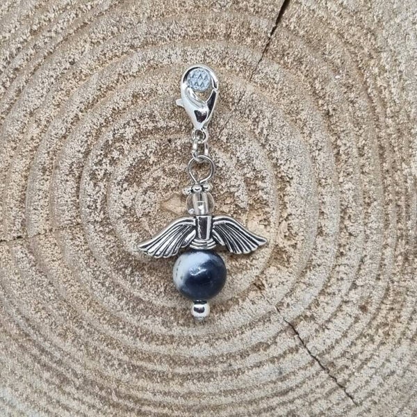 Geluksengel half edelsteen blauwe sodaliet