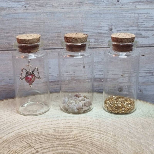 Engeltje in een flesje rood/groen/paars