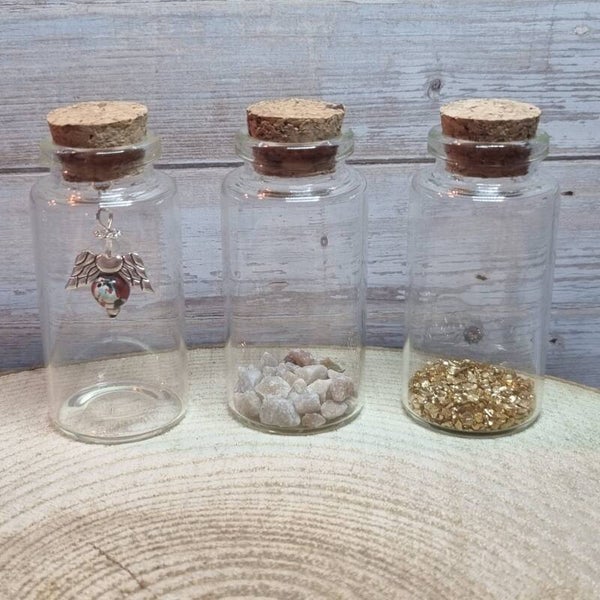 Engeltje in een flesje wit/zwart/rood/blauw