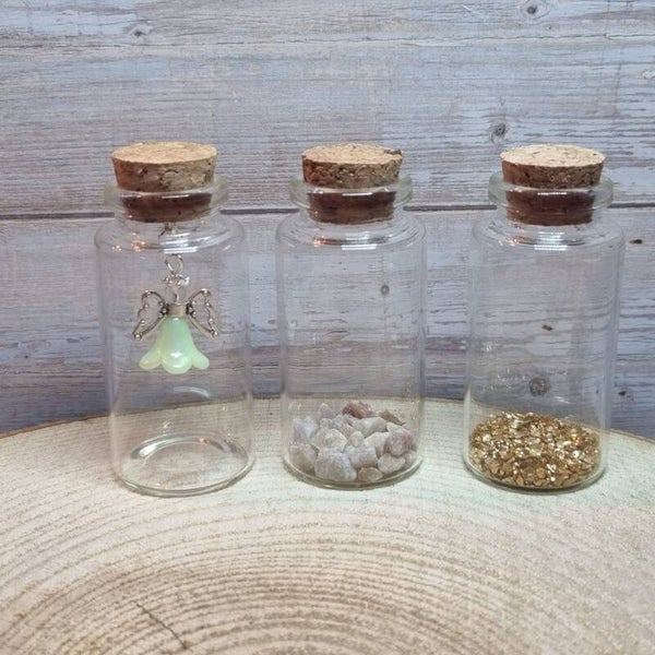 Engeltje in een flesje geel