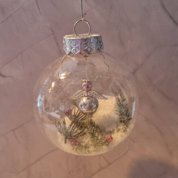 Kerstbal rond zilver-roze