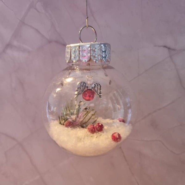 Kerstbal rond rood