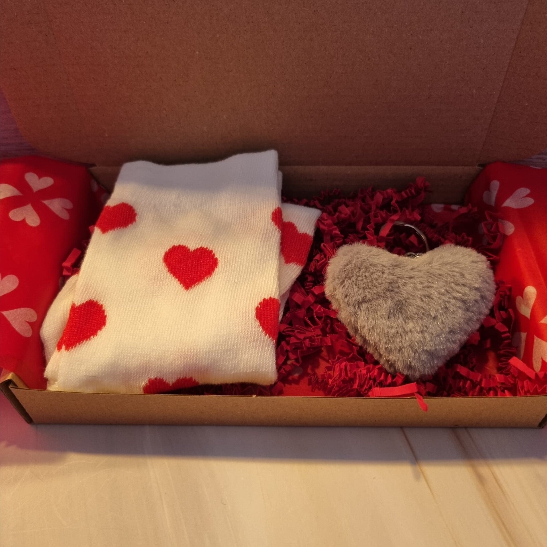 Hartjes sokken en sleutelhanger grijs