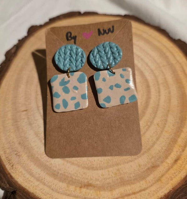 Azul y beige