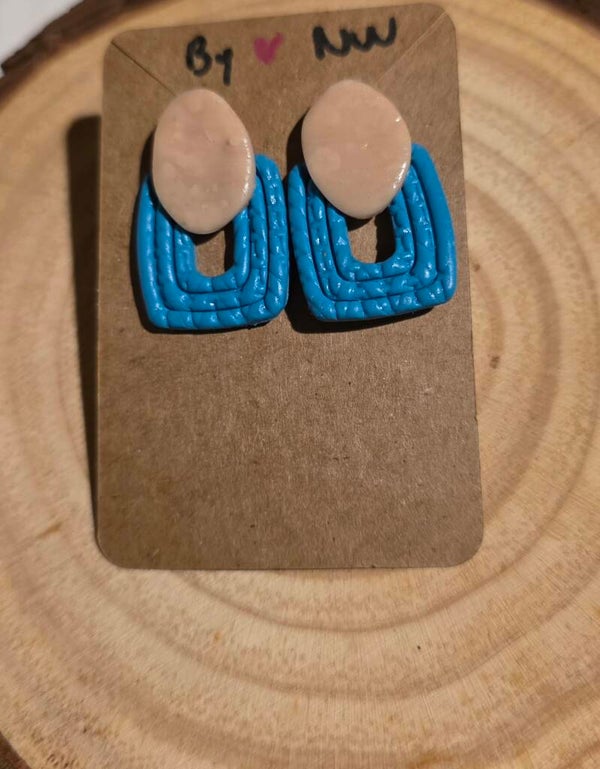 Azul con beige