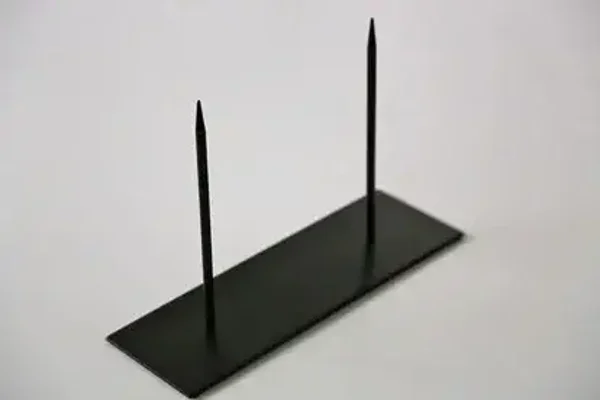 metalen sokkel 30×10 cm 2 pins