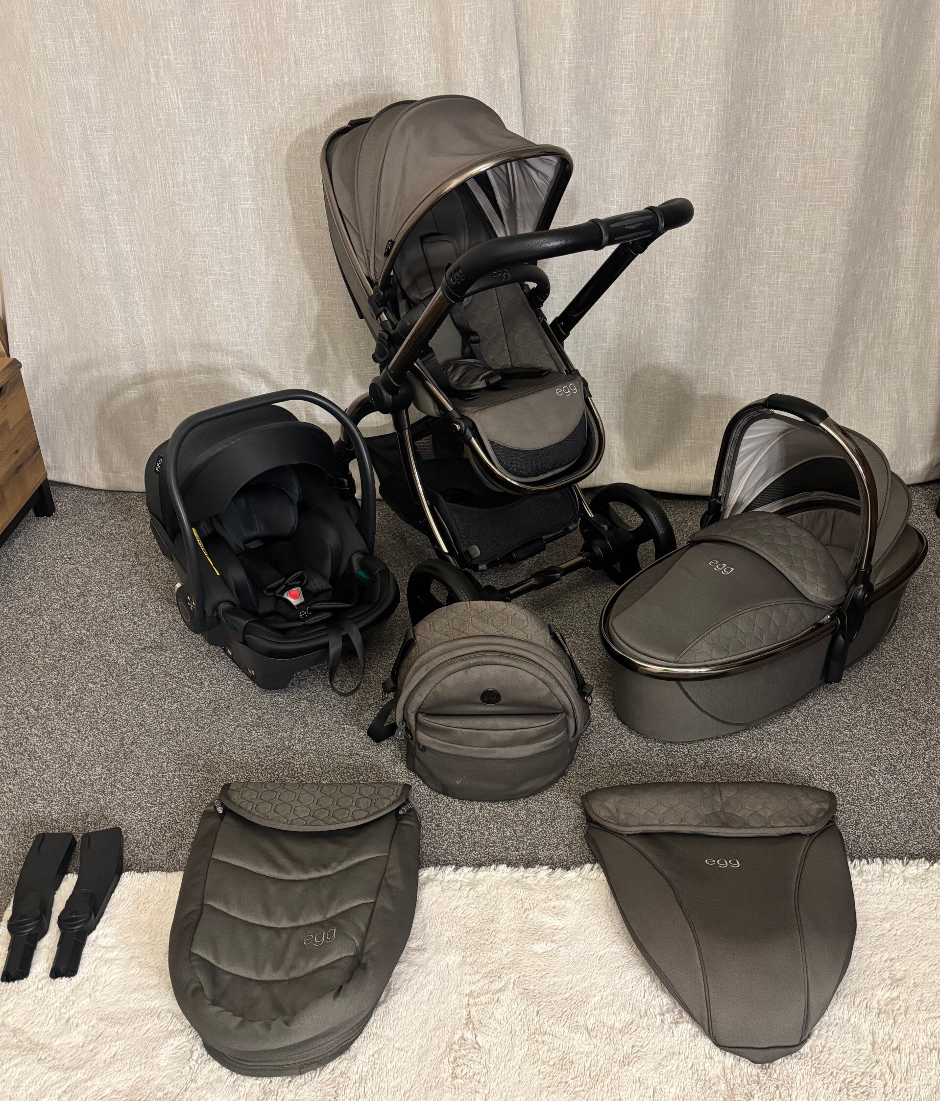 Egg 2 ® Bundle Luxury Shell i-Size Travel System - Hunter Green 🍃