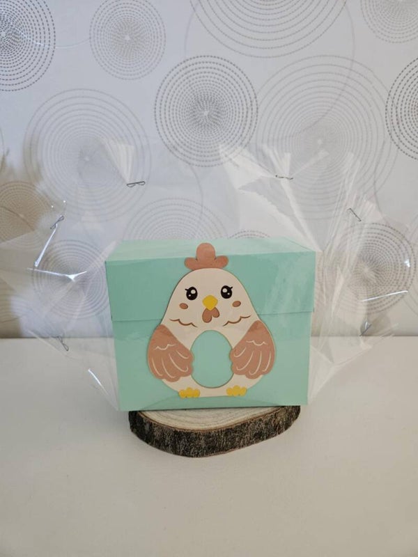 Boîte avec poule de pâques
