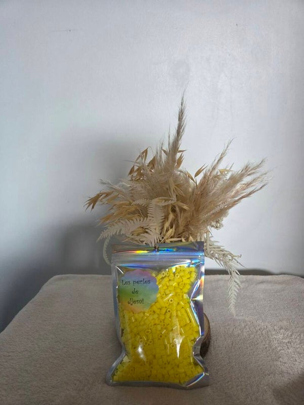 perles hama midi jaune pastel