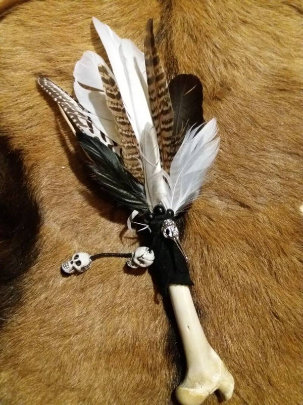 Hand Fan "Raven Skull"