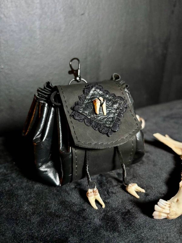 ♢ Lobha ♢ Pouch