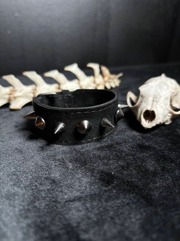 Studded Bracelet 1 Row