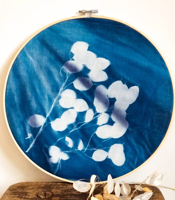 Cyanotype Botanique – Empreinte Florale Artisanale 1