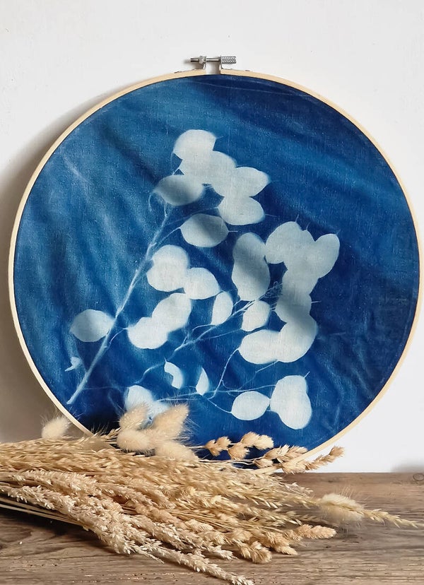 Cyanotype Botanique – Empreinte Florale Artisanale 1