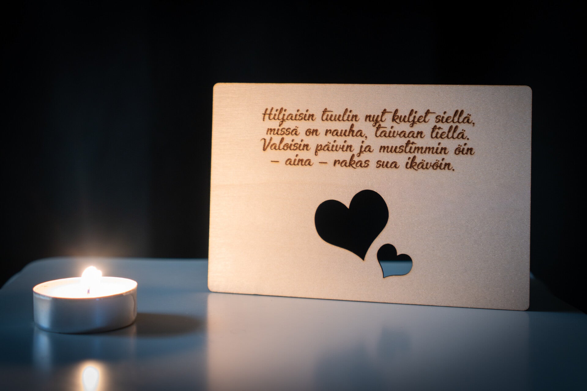 Hiljaisin tuulin nyt kuljet siellä... - surukortti