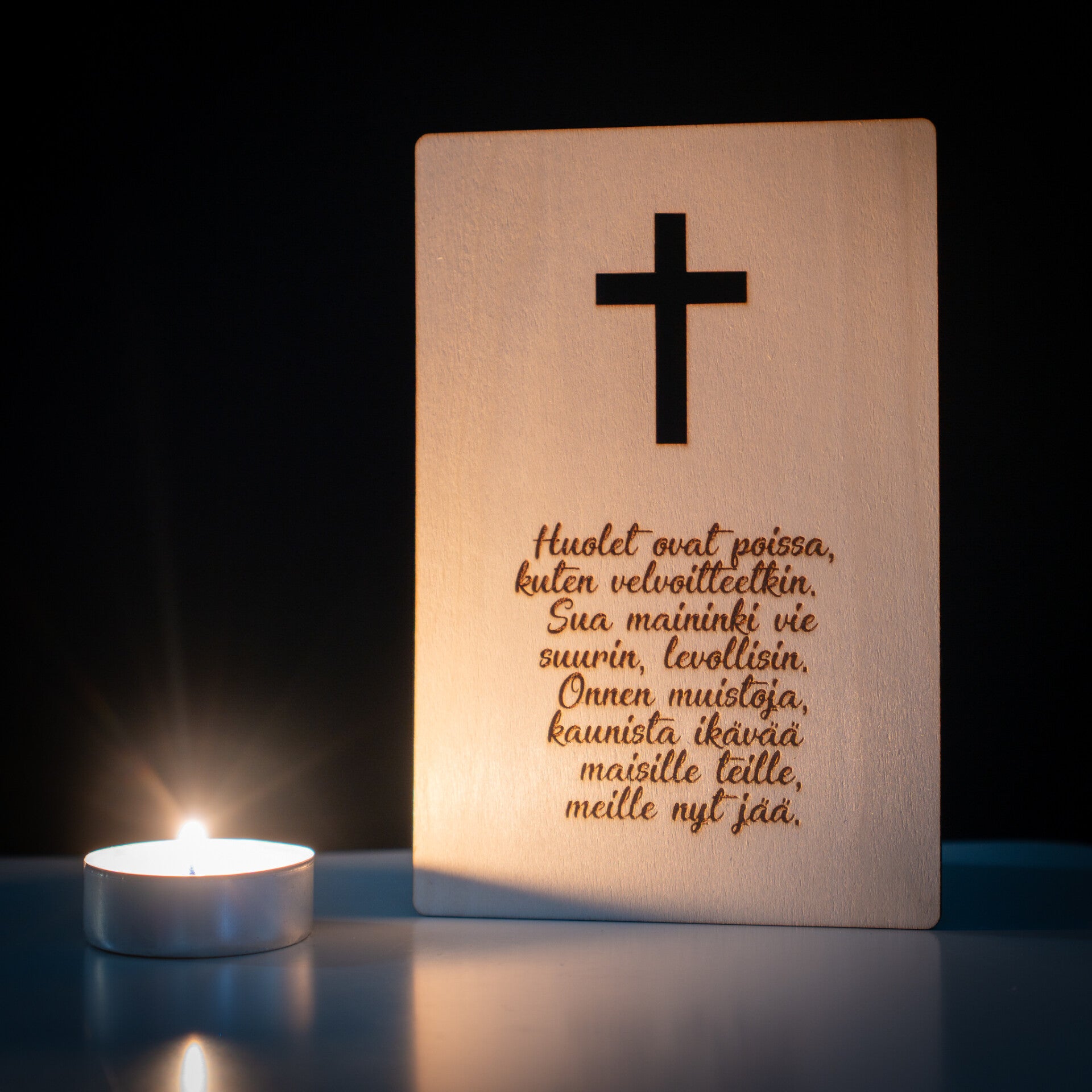 Huolet ovat poissa, kuten velvoitteetkin... - surukortti, pysty