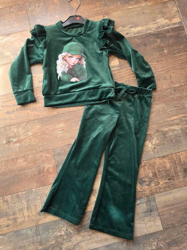 Velourse set groen met opdruk