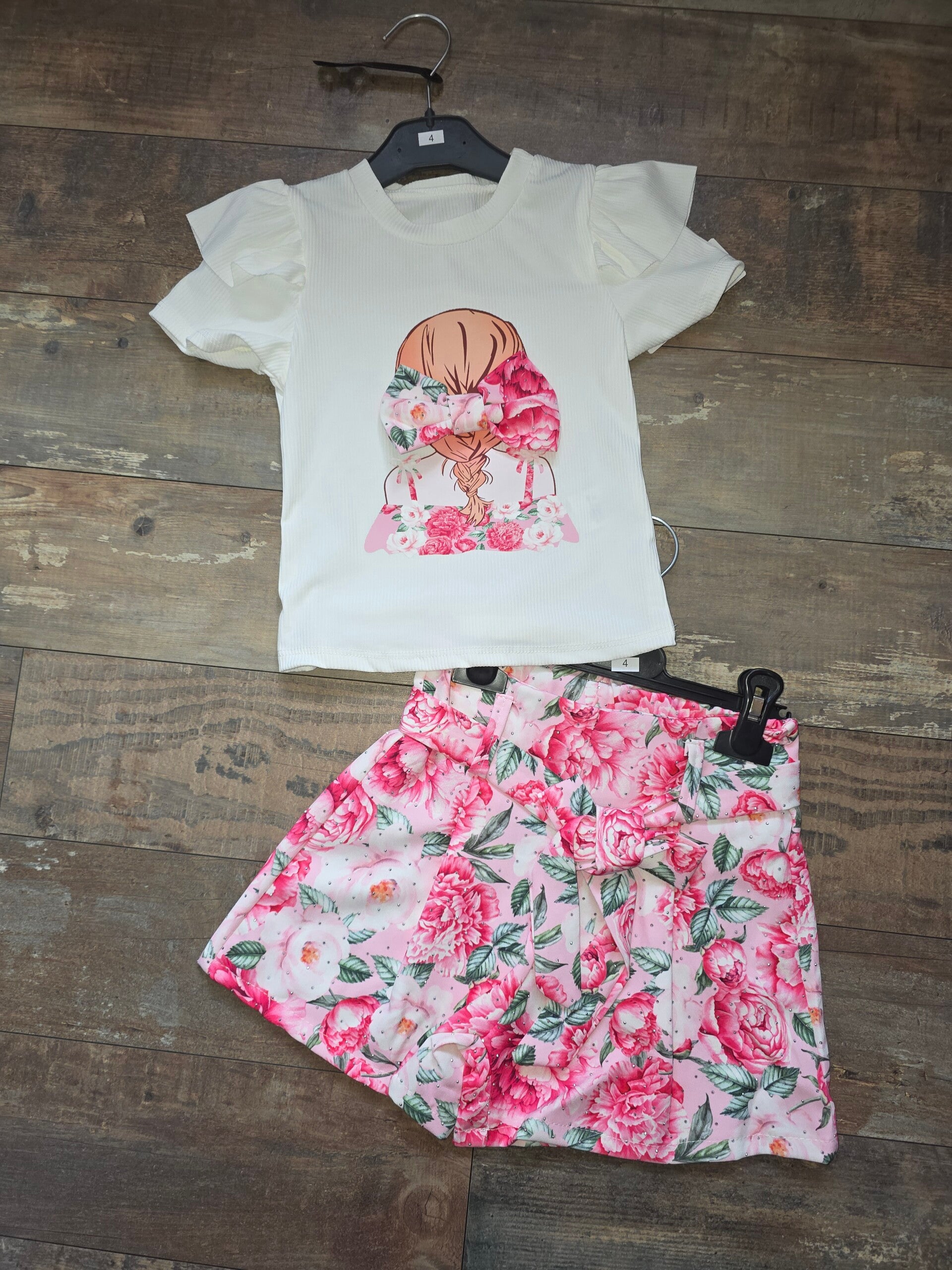 Gebloemde korte broek met shirt roze