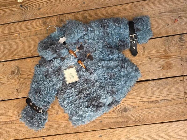Kort bontjasje blauw