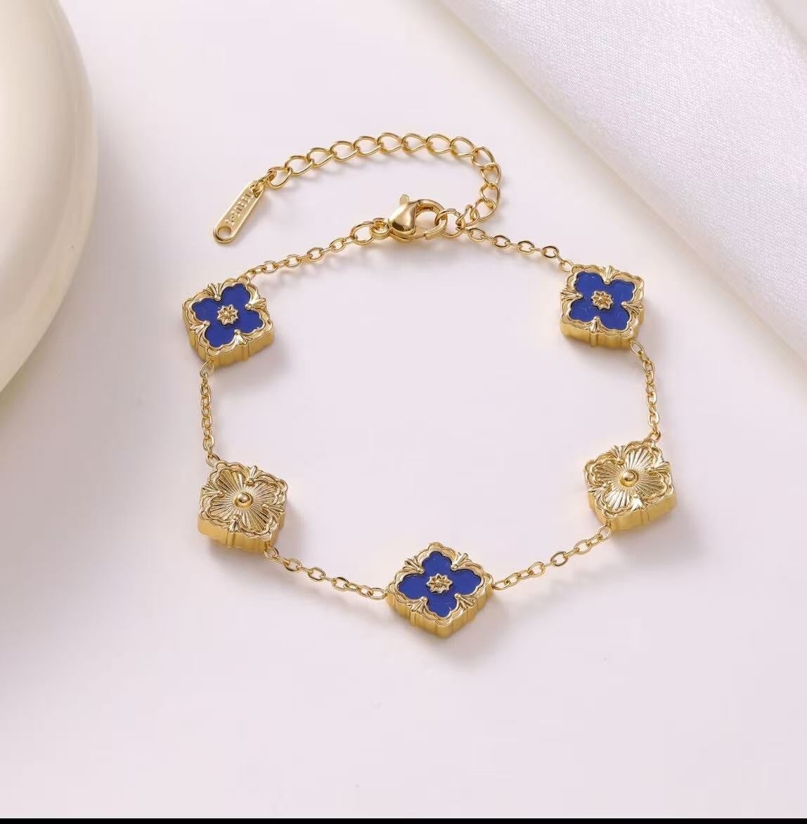Bracelet trèfle bleu