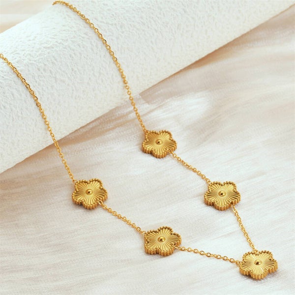 Collier trèfle doré