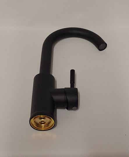 Wastafelkraan mat zwart met draaibare uitloop