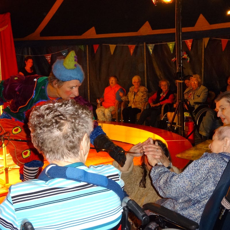 evenement, dinnershows, bedrijfsfeest, personeelsfeest, beurzen, bedrijfsborrel, bedrijfspresentatie, cooperate events, promotions, opening, bedrijfsopening, festival, events, winkelcentrumpromotie, bedrijven Doelgroepen circus ( Pallasso de officiële web