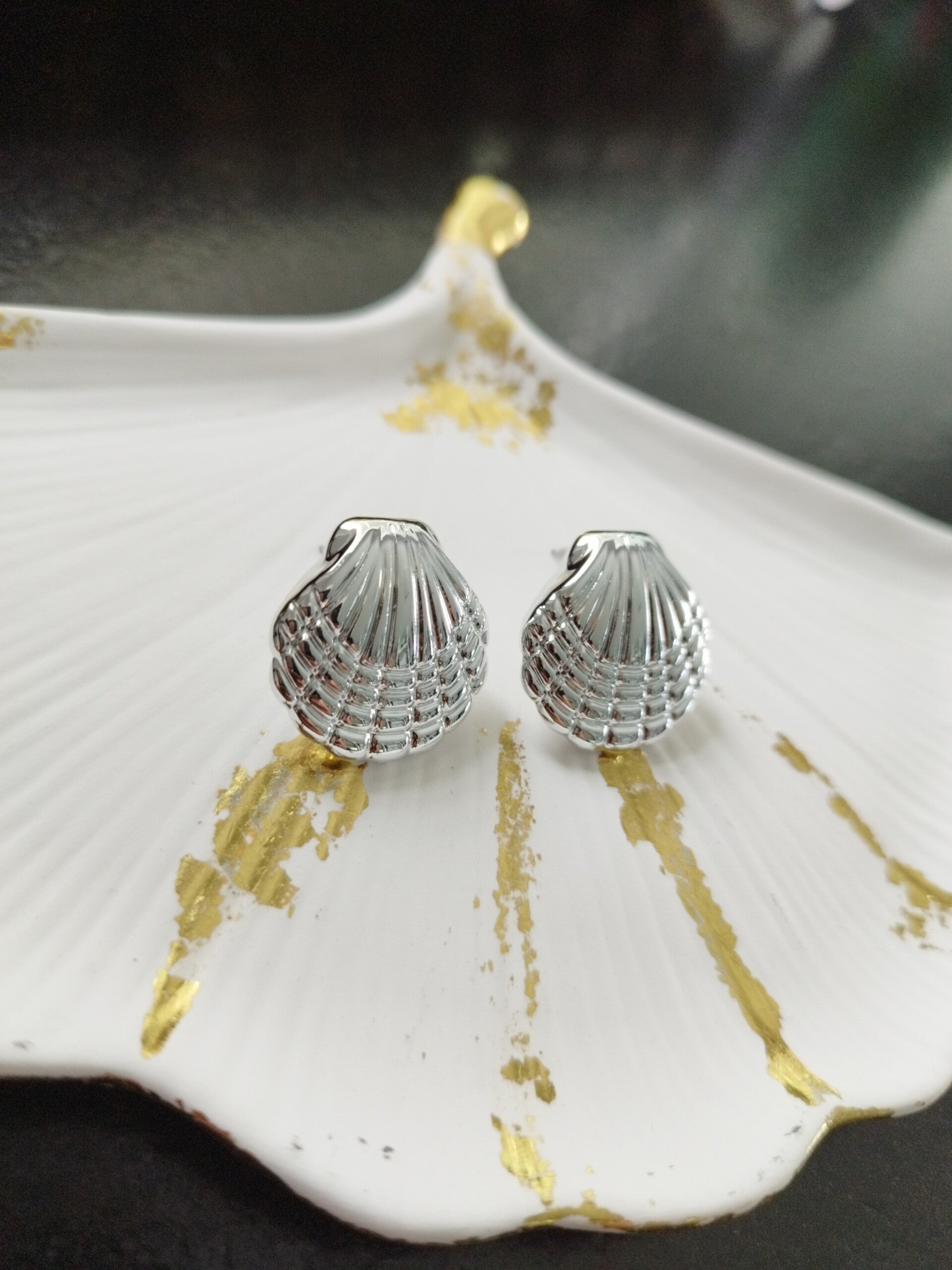 Boucles d'oreilles coquillage argenté