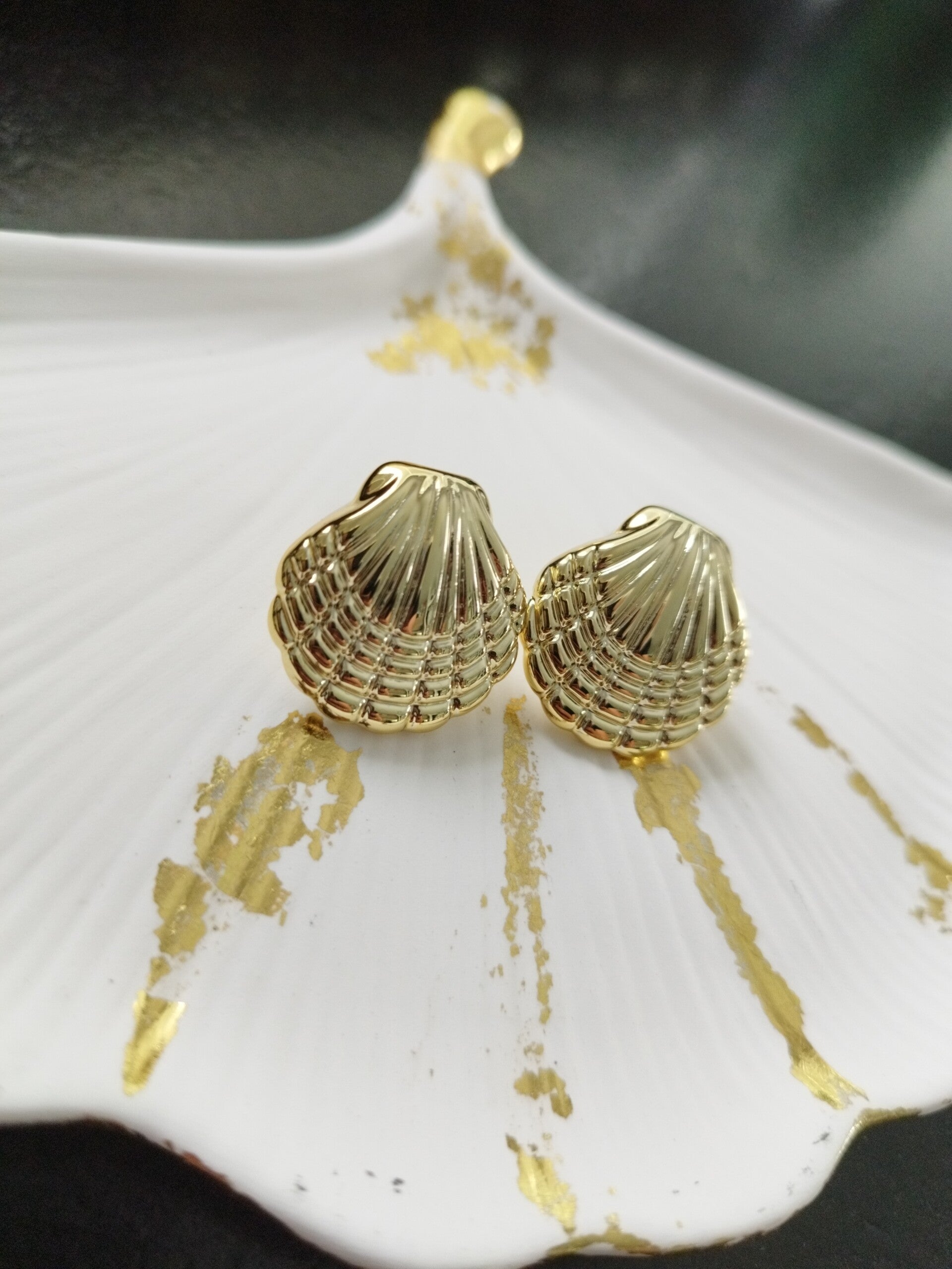 Boucles d'oreilles coquillage doré