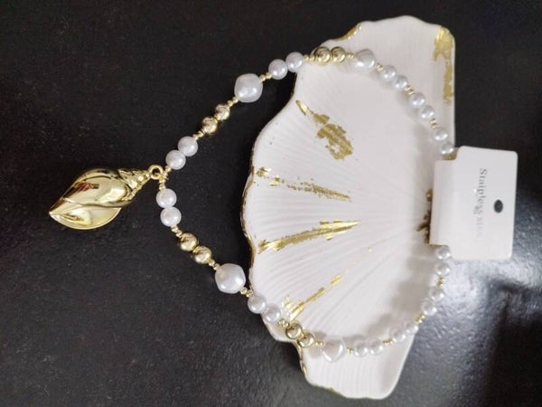 Collier coquillage perles plastiques et acier inoxydable doré