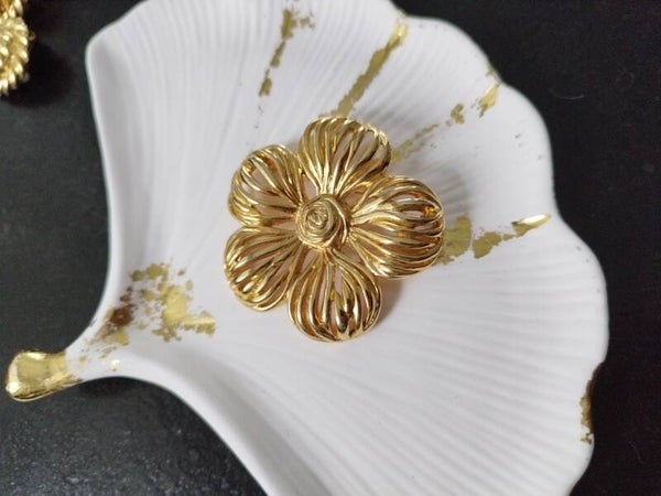 Grande broche vintage plaqué or fleur