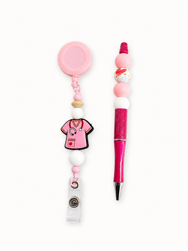 Naam badgehouder uniform roze + pen en klein notitieboekje