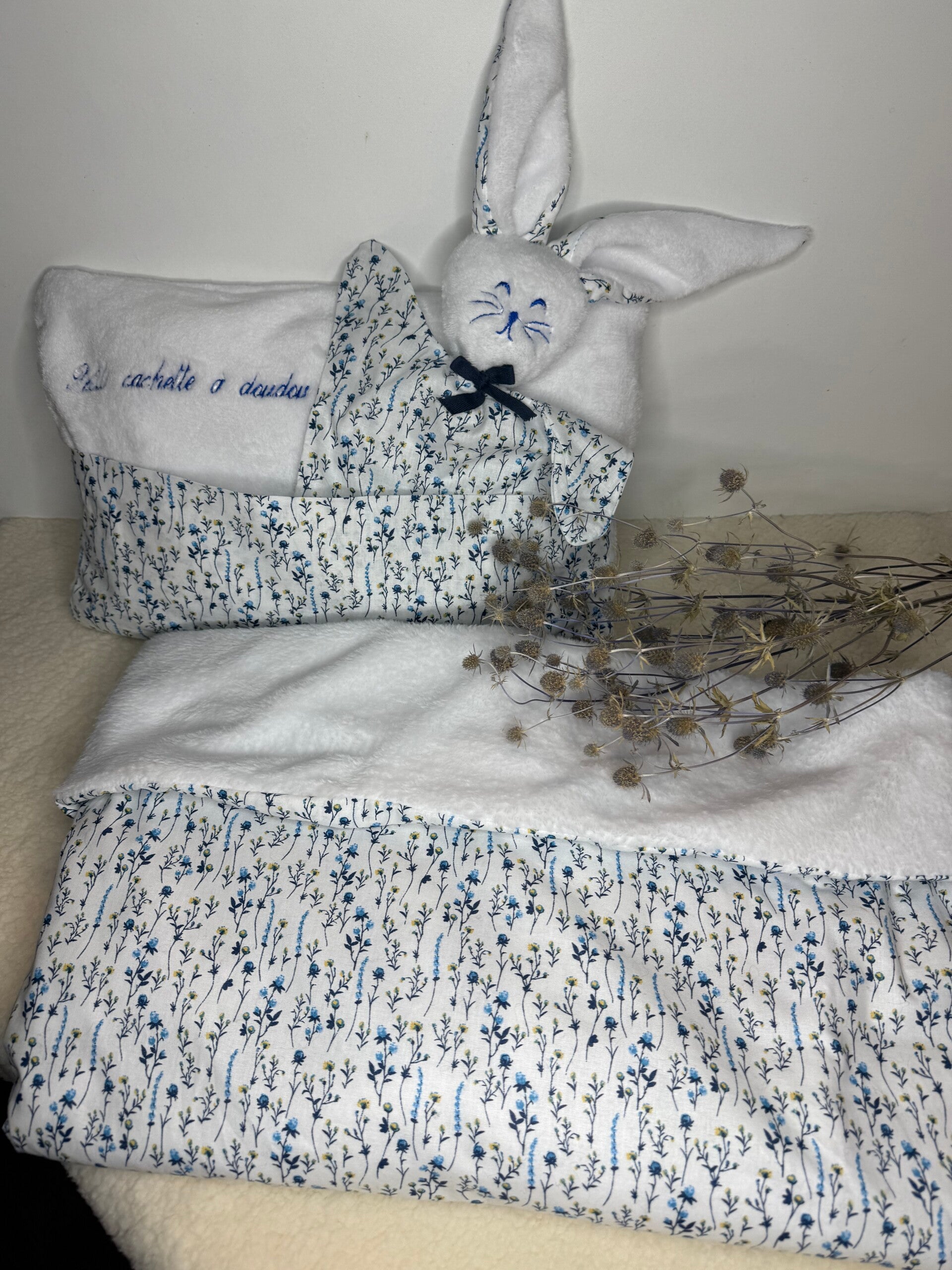 Petite cachette à doudou