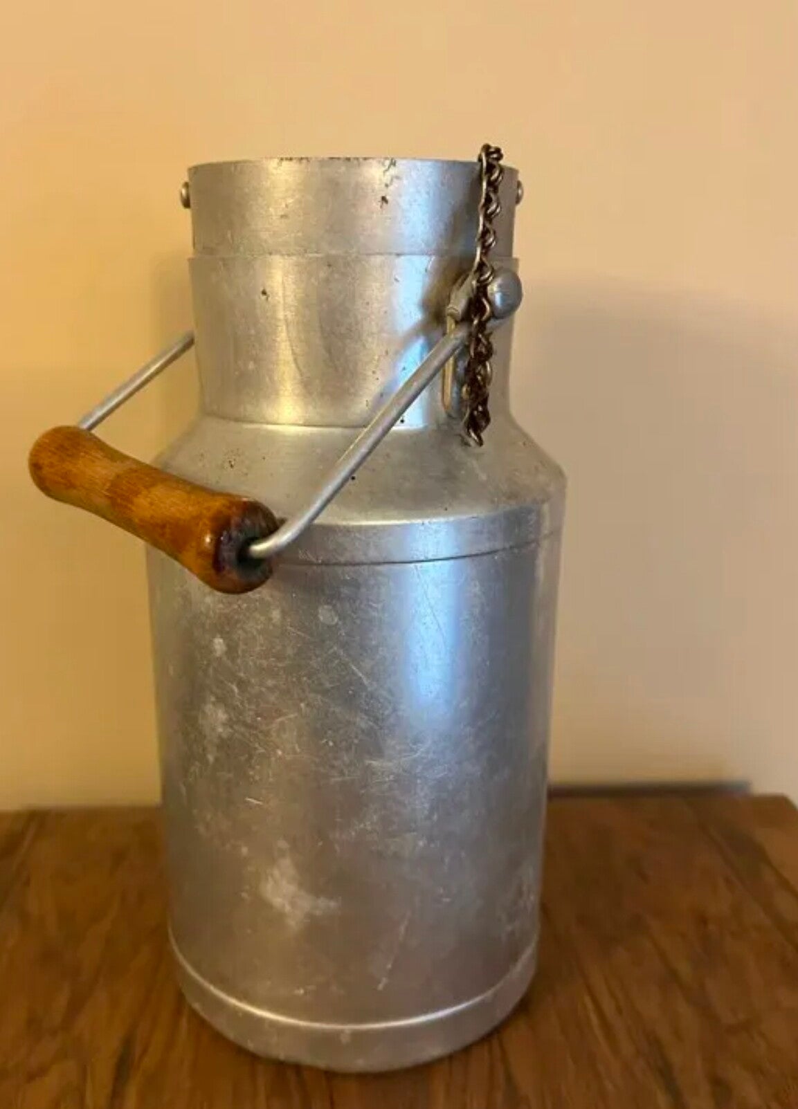 Pot à lait ancien