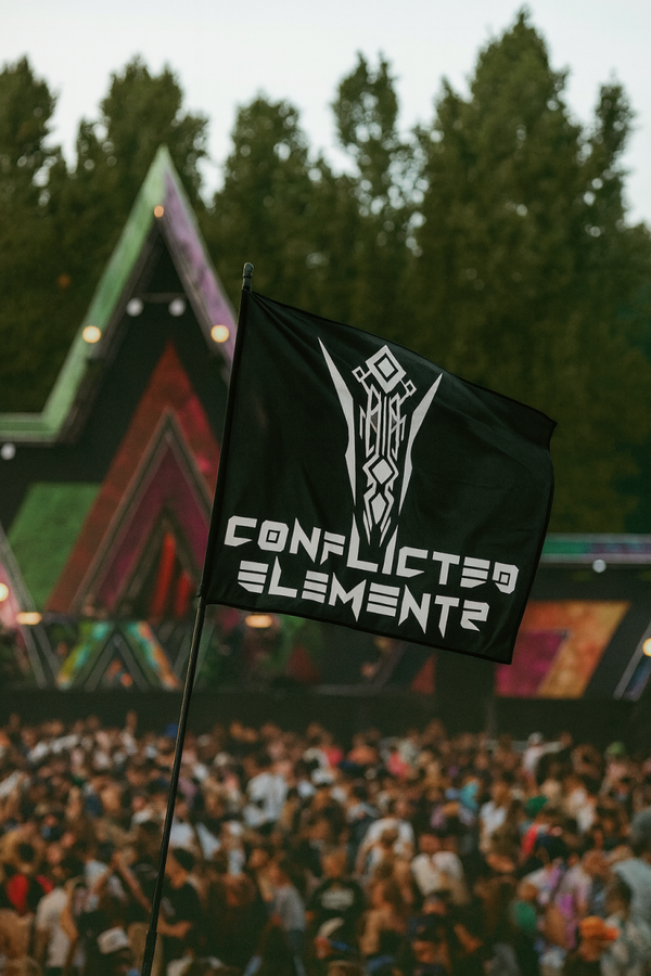 Conflicted Elements vlag