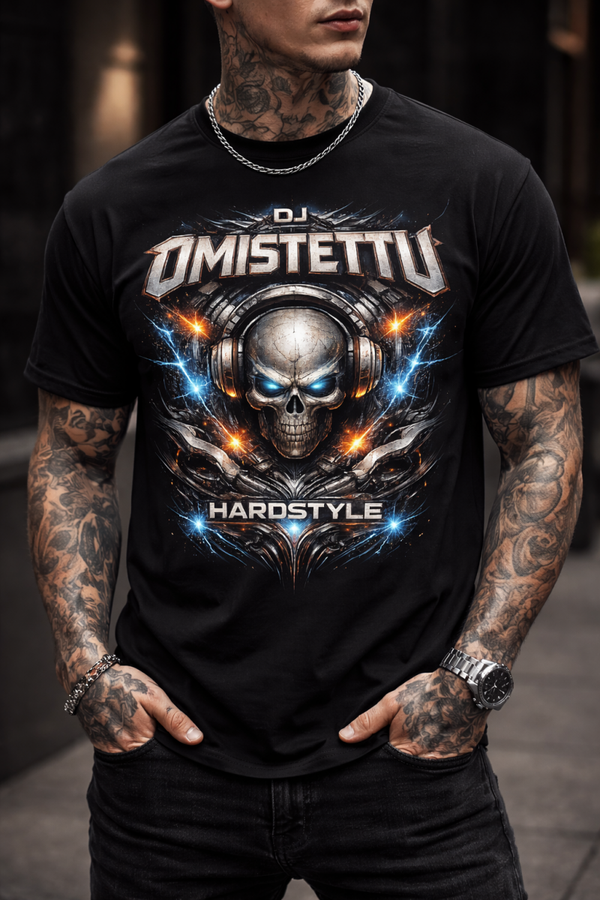 DJ Omistettu Hardstyle T-Shirt – Power, Bass & Attitude Front