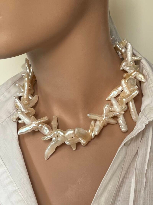 Witte onregelmatige zoetwaterparel ketting