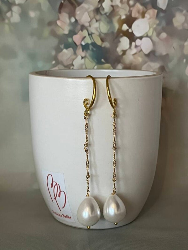 Vergulde ketting met witte glasparel