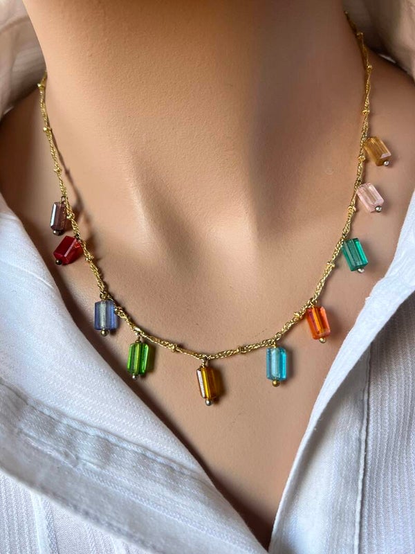 Vergulde ketting met kristalglazen bedels