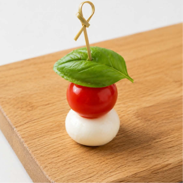 Koreczek mozzarela, pomidorek, bazylia 35 sztuk