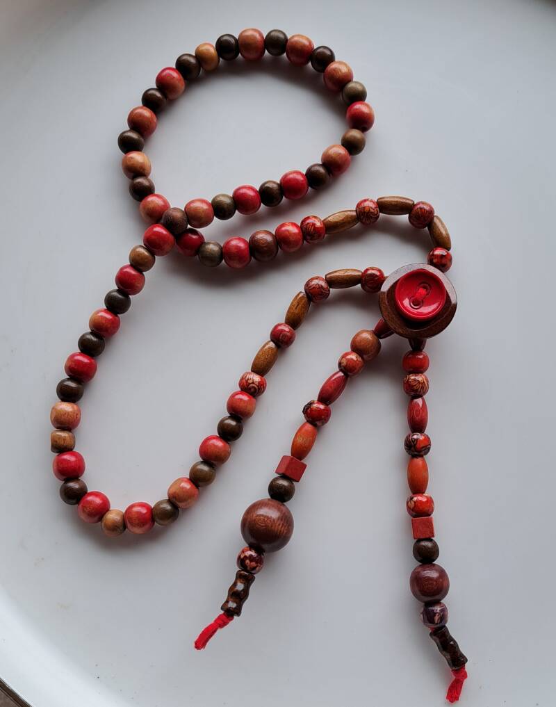 houten kralen, knopen en veters