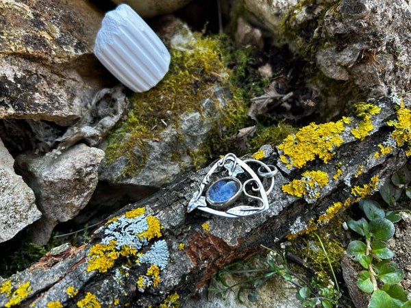 Pendentif elfique "Nem'reïs" - Quartz dumortiérite et argent massif
