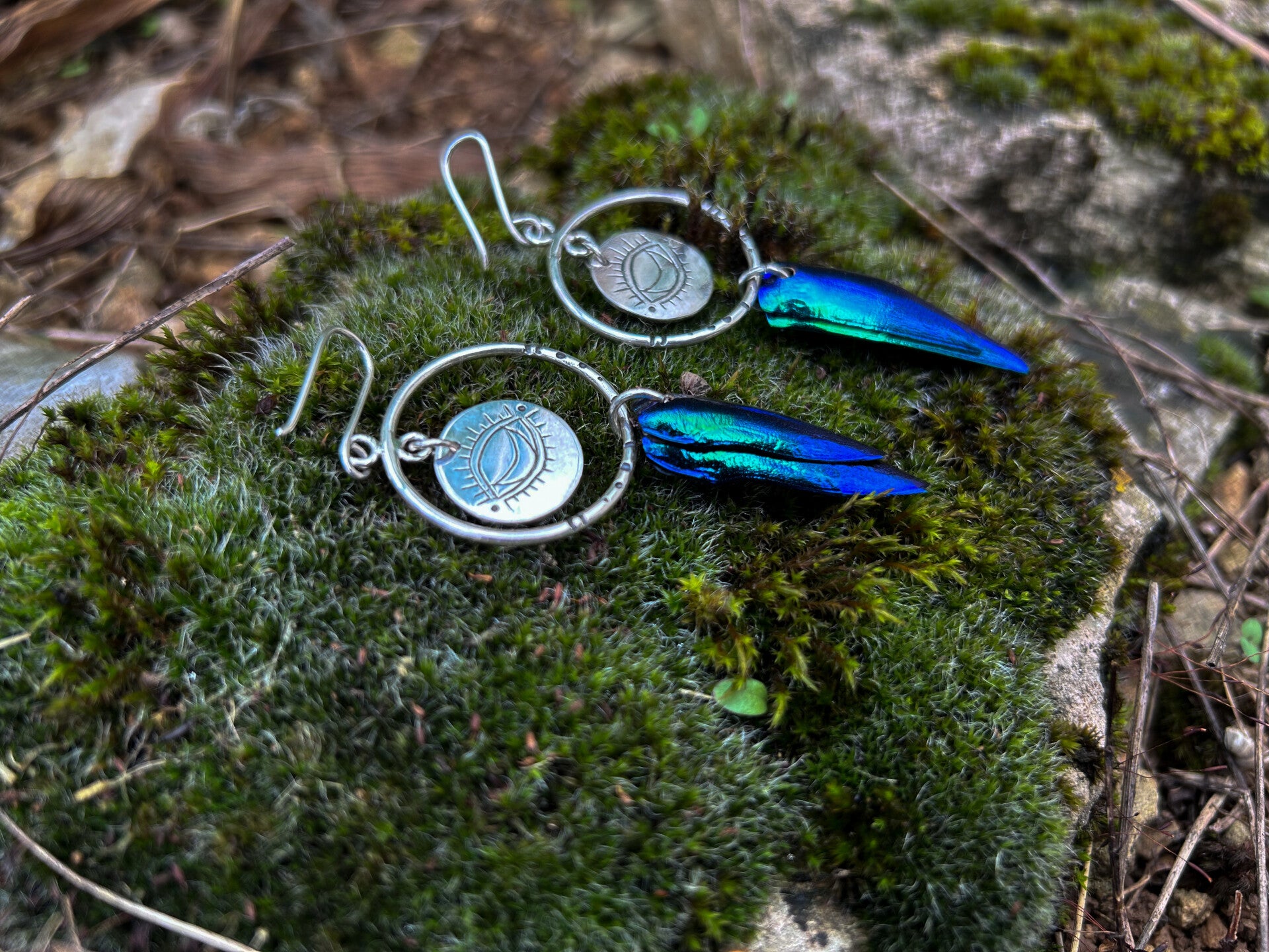 Boucles d’oreilles Witchy « Isis » - aile de sternocera et argent massif